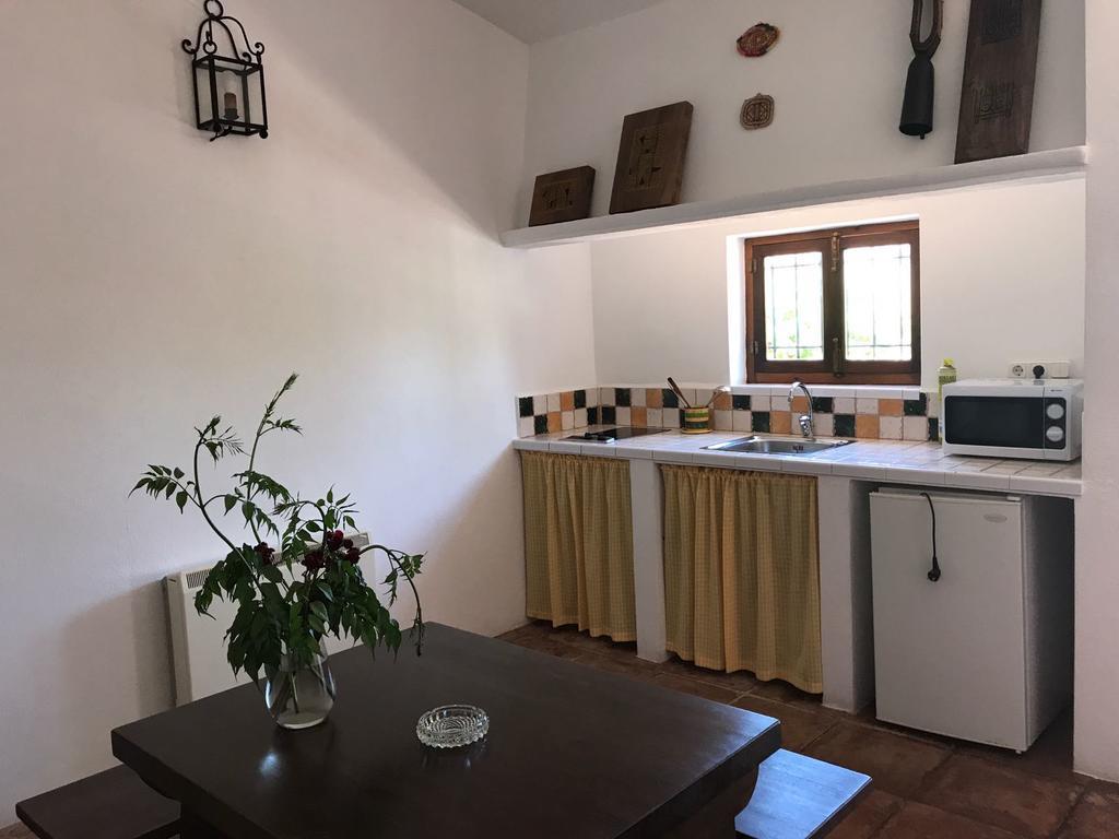 Cortijo Nuevo Alojamiento Rural Cuevas del Becerro Ngoại thất bức ảnh
